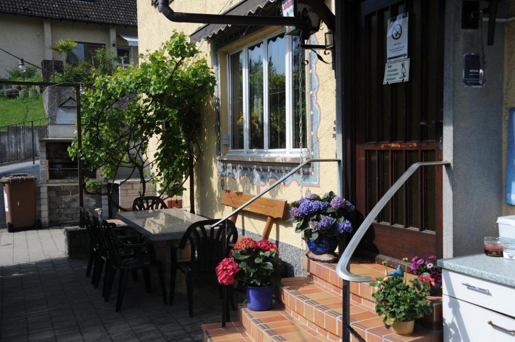 Gasthaus-Pension Fischerkeller Randegg エクステリア 写真