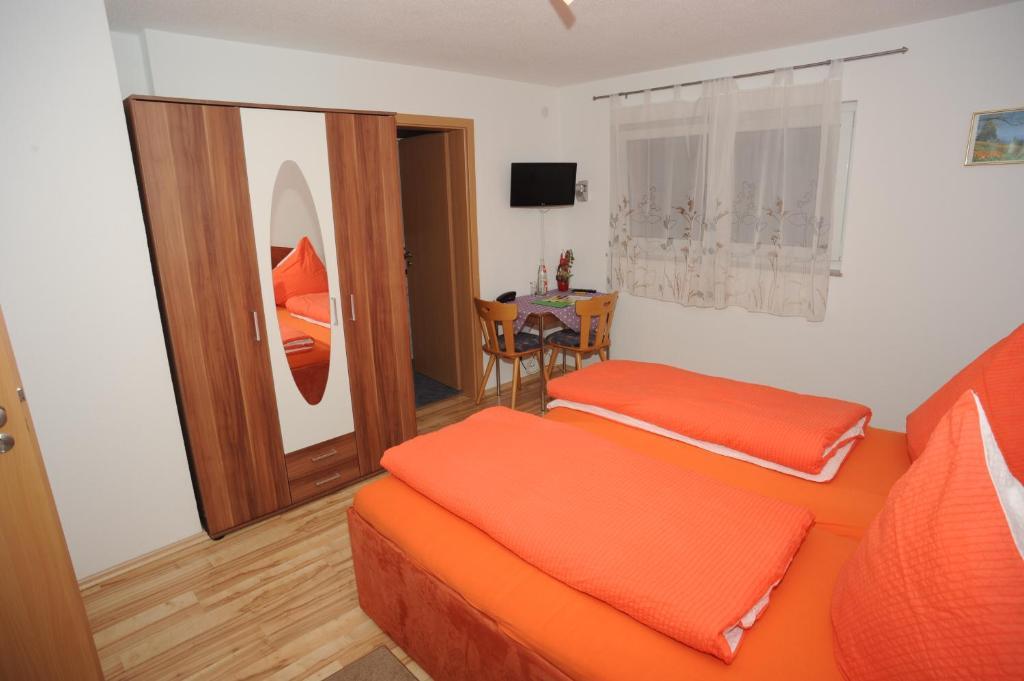 Gasthaus-Pension Fischerkeller Randegg エクステリア 写真